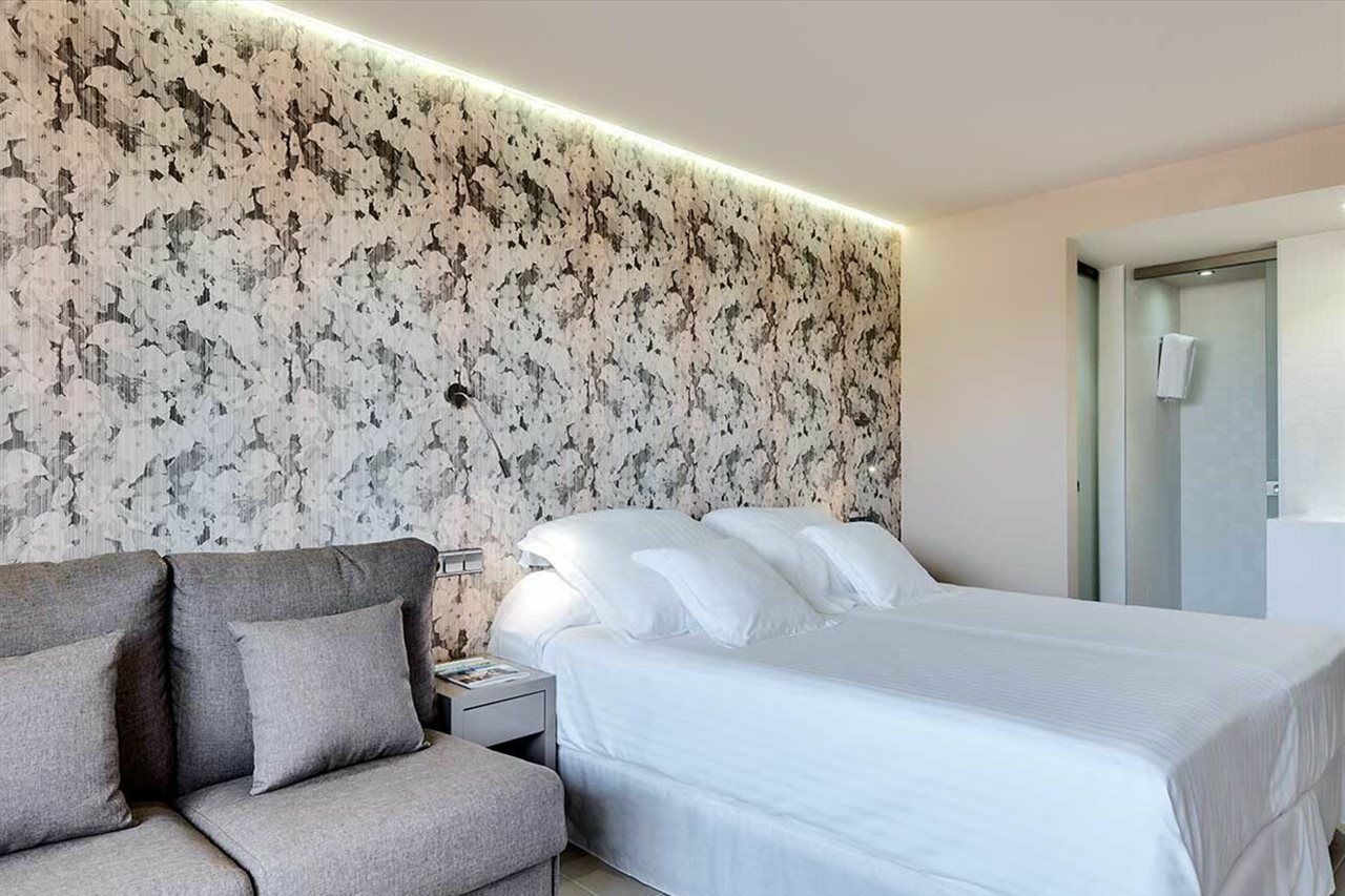 Occidental Ibiza Hotel Port des Torrent Exterior photo